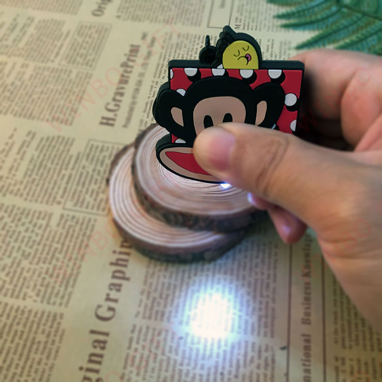 大嘴猴軟膠LED鑰匙扣